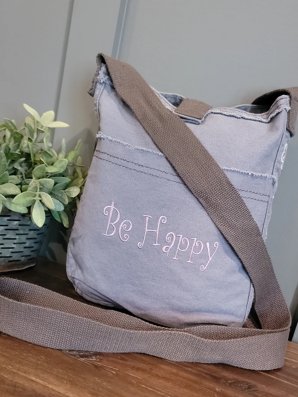Thirty-one Be Happy Crossbody